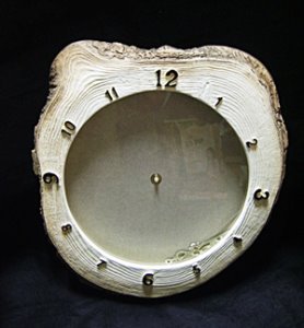 통나무형 시계